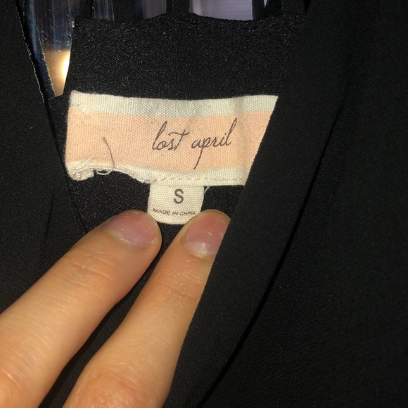 Black Flowy dress - Picture 2 of 4